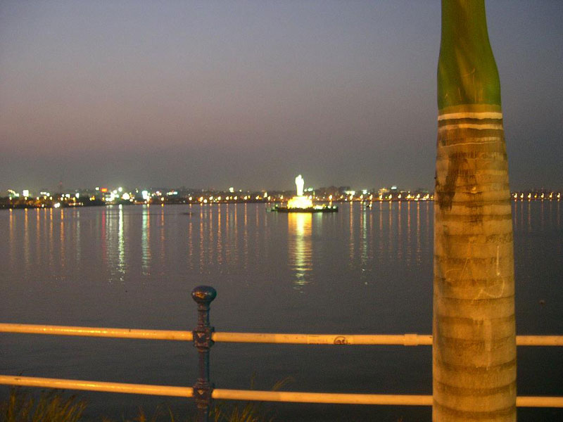 husseain sagar.jpg